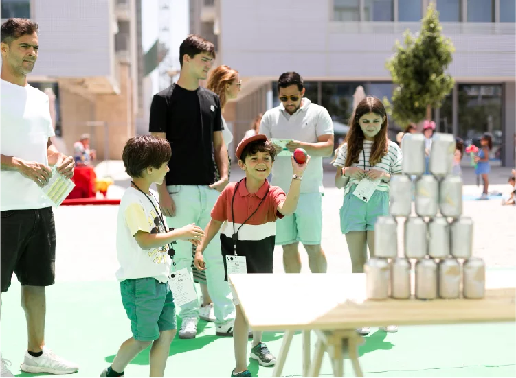Activités sur la Place Centrale